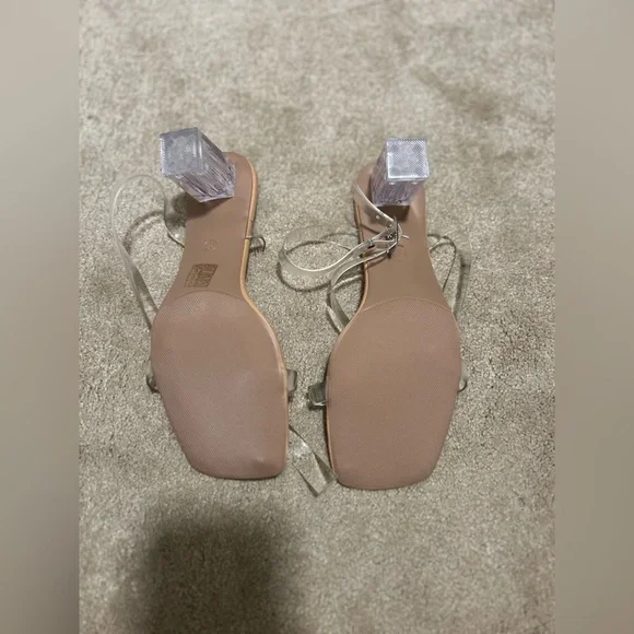 size 7 fashion nova heels! - Picture 2 of 2